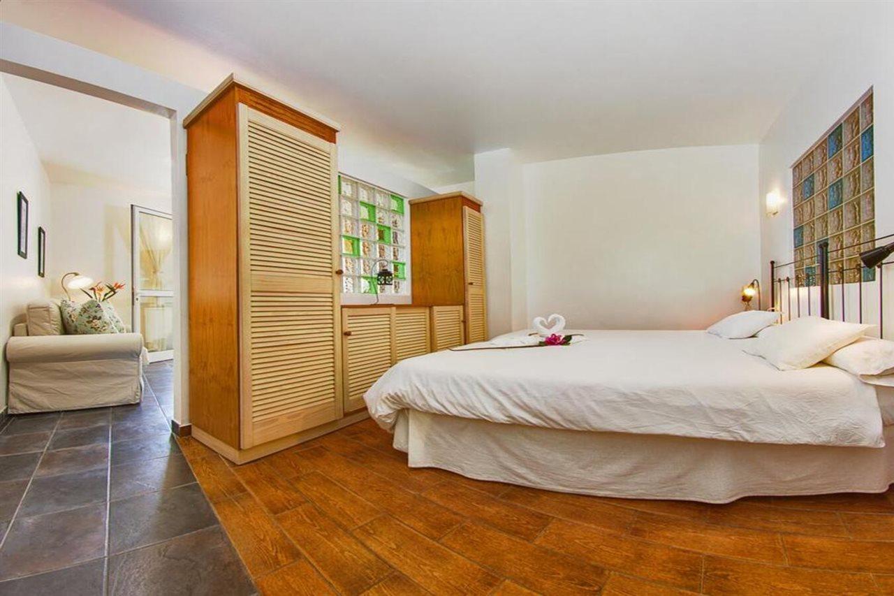 Apartamentos Adjovimar Los Llanos De Aridane Luaran gambar