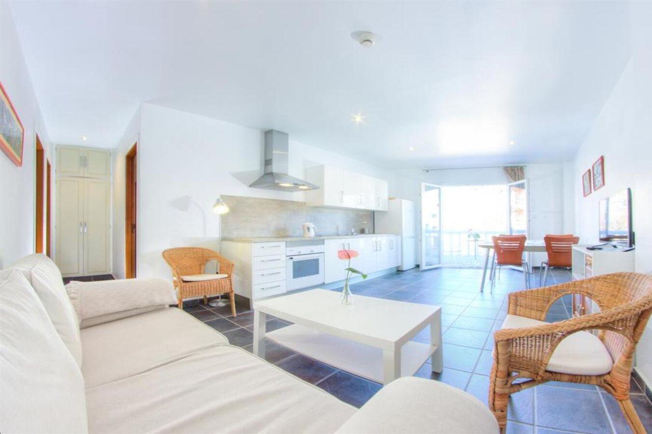 Apartamentos Adjovimar Los Llanos De Aridane Luaran gambar