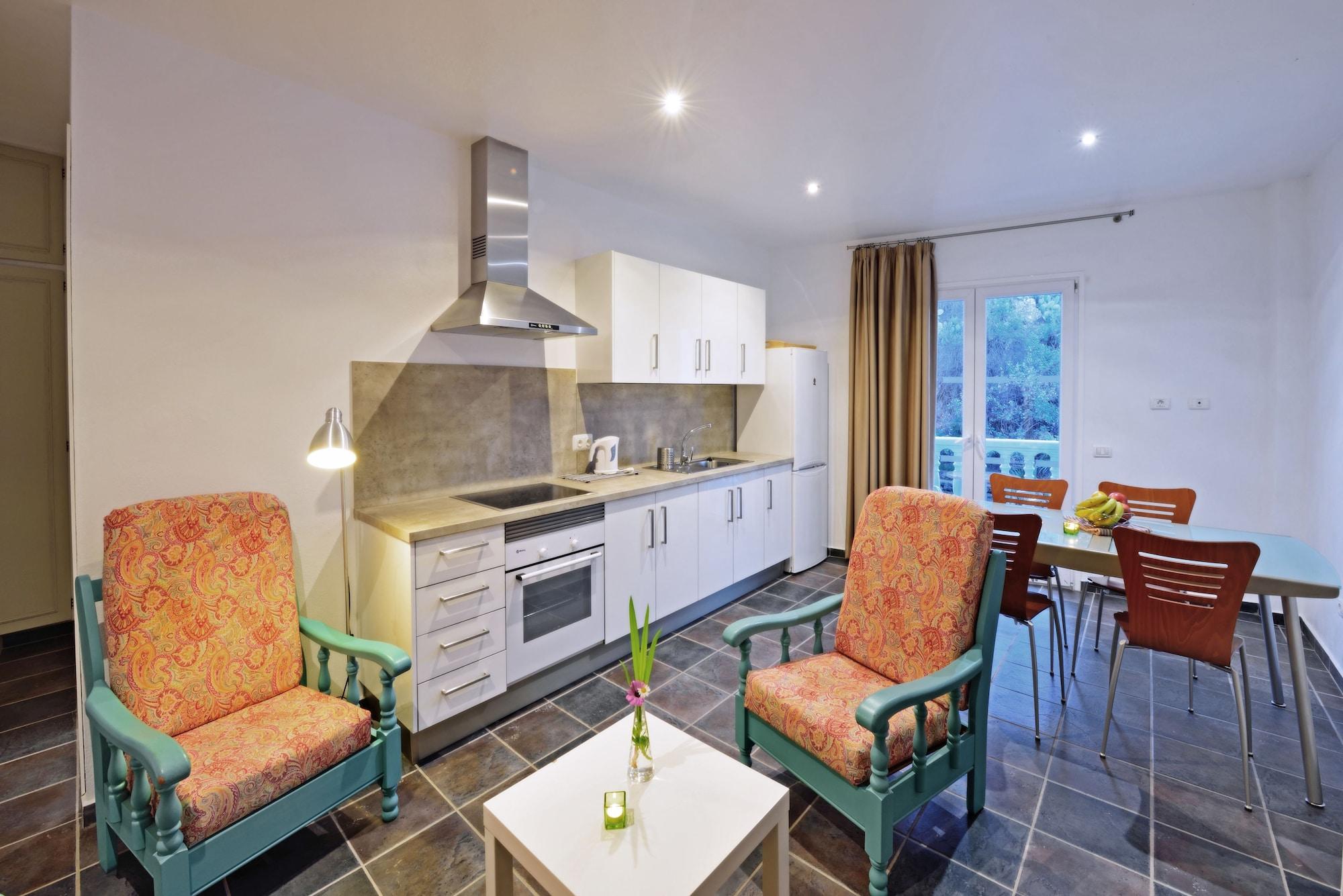 Apartamentos Adjovimar Los Llanos De Aridane Luaran gambar
