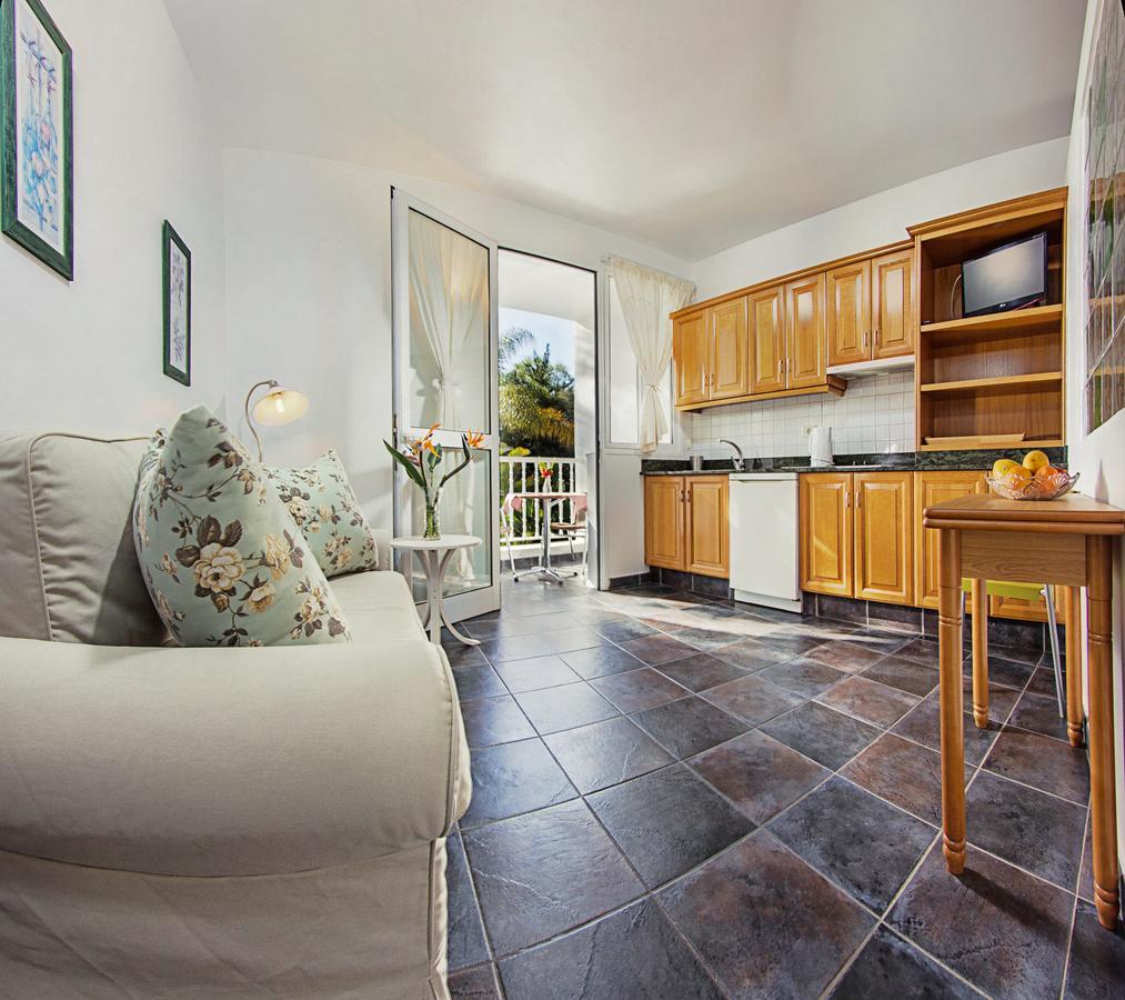 Apartamentos Adjovimar Los Llanos De Aridane Luaran gambar
