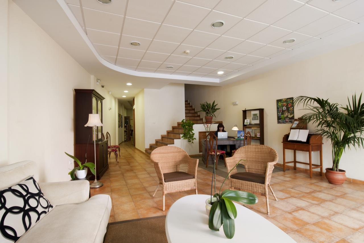 Apartamentos Adjovimar Los Llanos De Aridane Luaran gambar