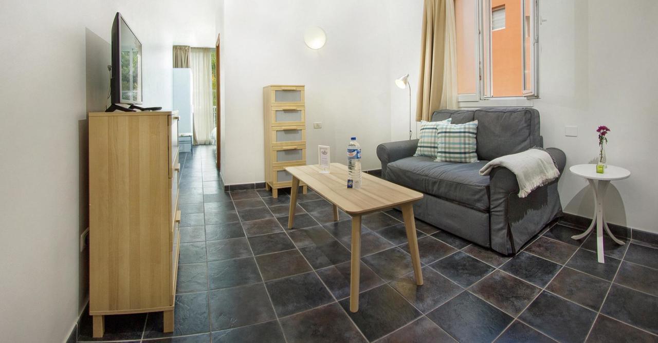 Apartamentos Adjovimar Los Llanos De Aridane Luaran gambar