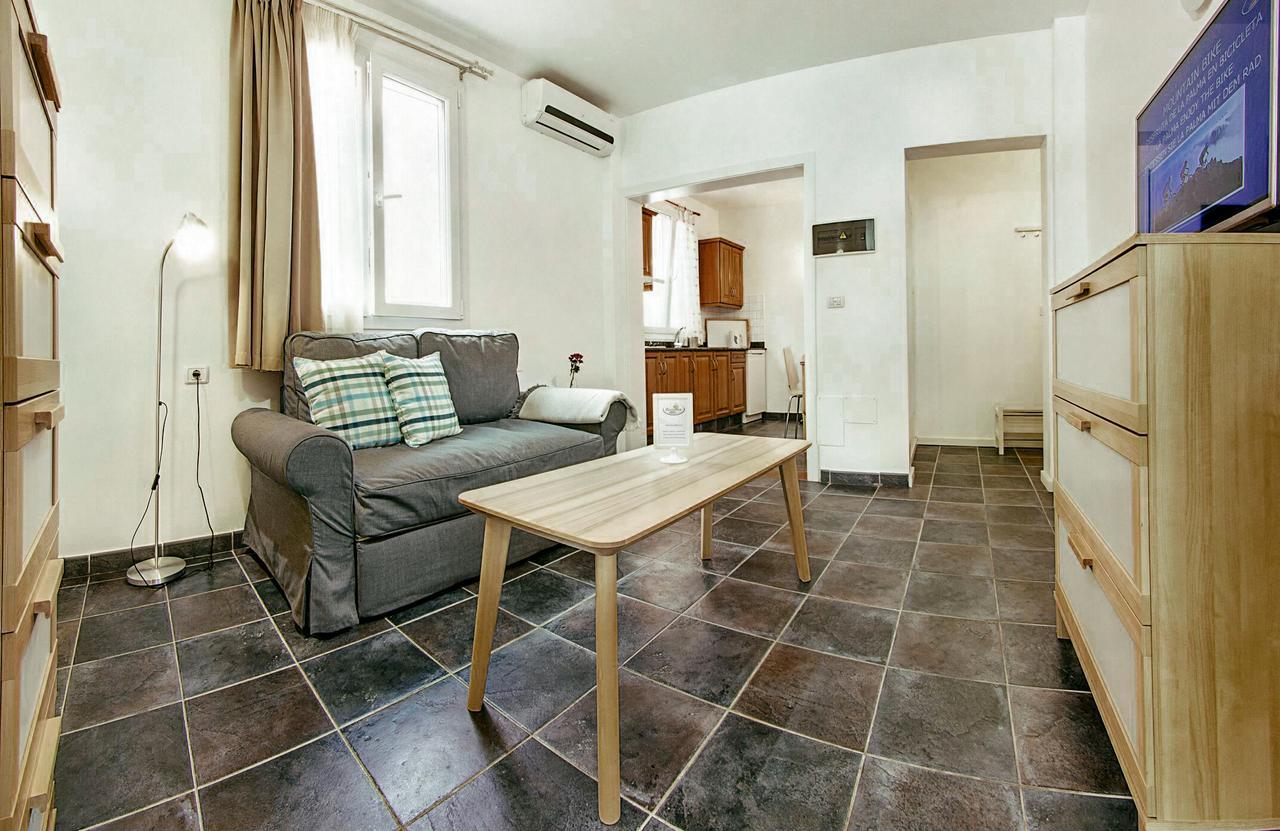 Apartamentos Adjovimar Los Llanos De Aridane Luaran gambar