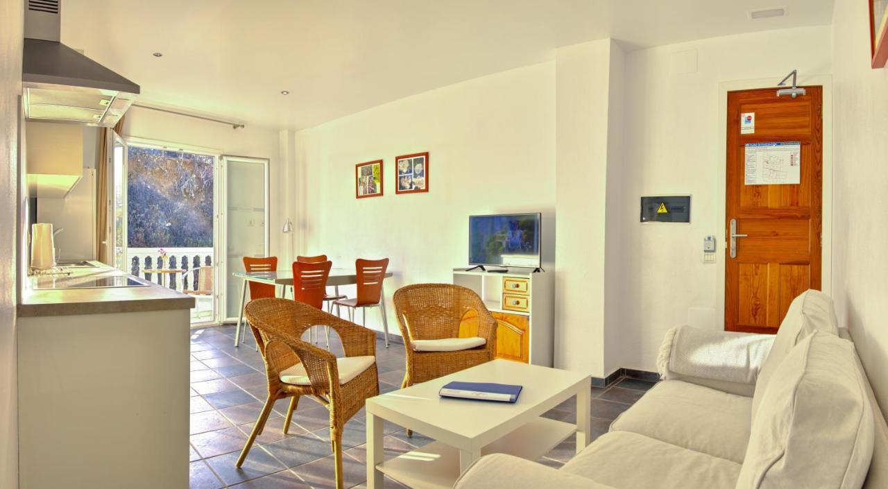 Apartamentos Adjovimar Los Llanos De Aridane Luaran gambar